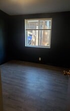 10819 SE Bush St in Portland, OR - Building Photo - Building Photo