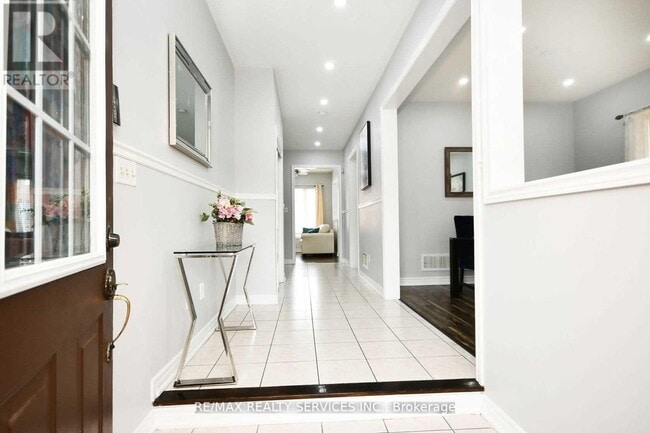 17 Eagle Plains Dr in Brampton, ON - Building Photo - Building Photo