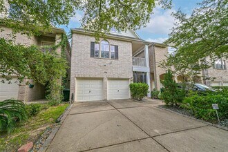5453 Fairdale Ln in Houston, TX - Building Photo - Building Photo