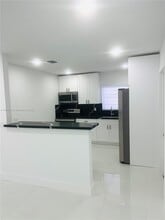651 SW 67th Ave in Miami, FL - Building Photo - Building Photo