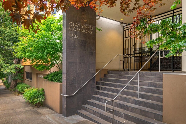 property at 1535 SW Clay St