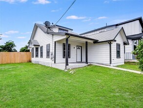 411 Delmar Ave in Austin, TX - Building Photo - Building Photo
