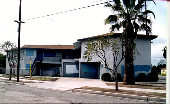 1455 Riverside Ave in Colton, CA - Foto de edificio