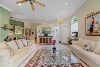 4663 Carlton Golf Dr in Wellington, FL - Building Photo - Building Photo