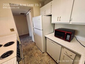 2555 Clear Acre Ln in Reno, NV - Building Photo - Building Photo