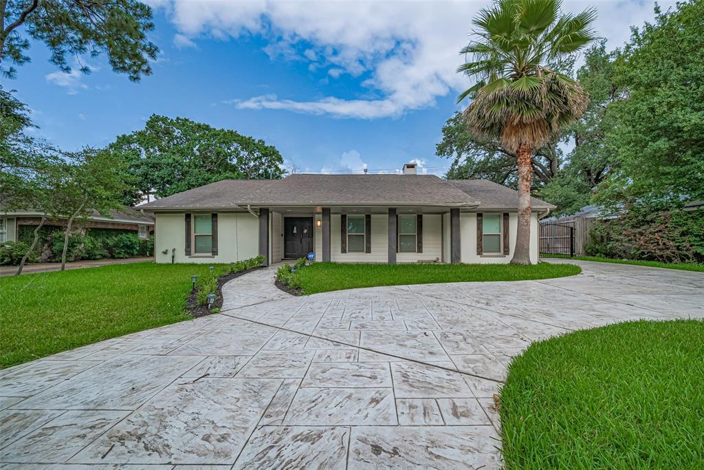 2402 Chimney Rock Rd in Houston, TX - Building Photo