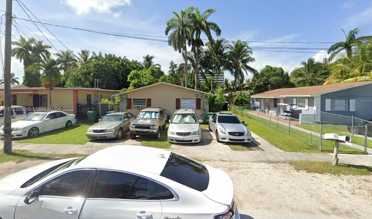 1354 NE 110th Terrace in Miami, FL - Building Photo