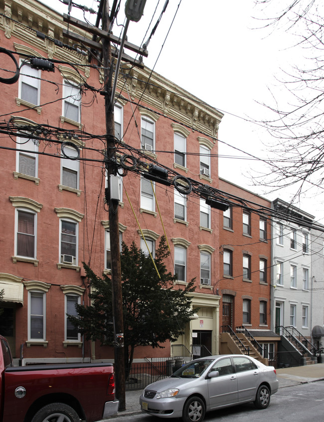 527-529 Park Ave in Hoboken, NJ - Foto de edificio - Building Photo