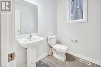 475 Brigatine Ave in Ottawa, ON - Building Photo - Building Photo