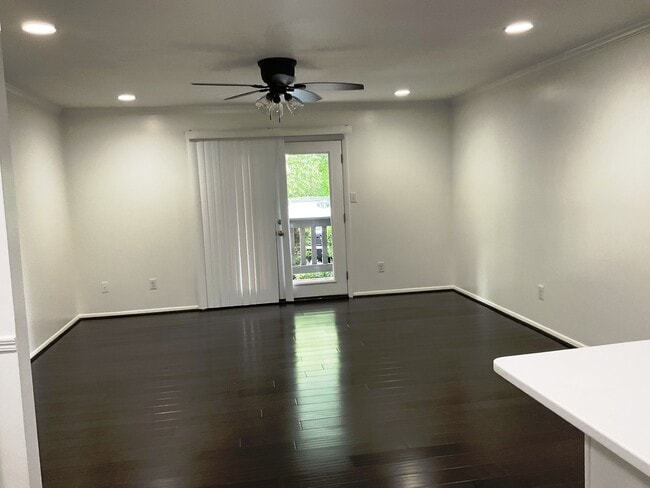 property at 1001 Woodland Vlg