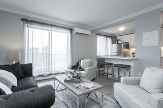 160 Hughson St South in Hamilton, ON - Building Photo - Building Photo