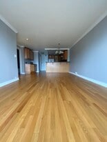 2020 N Lincoln Park W, Unit 17C in Chicago, IL - Building Photo