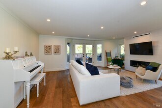 800 Zinfandel Ln in St Helena, CA - Building Photo - Building Photo