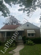 1501 Glenbrook Dr in Toledo, OH - Building Photo - Building Photo