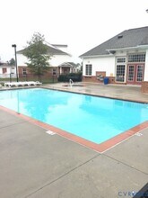 7474 Pebble Lake Dr in Mechanicsville, VA - Building Photo - Building Photo