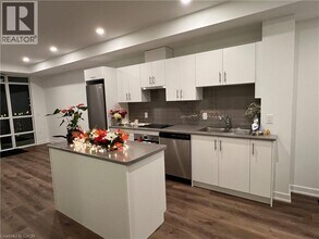 461 Green Rd in Hamilton, ON - Building Photo - Building Photo