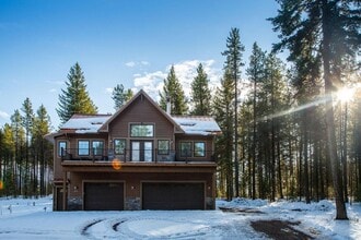 675 Belton Stage in West Glacier, MT - Building Photo - Building Photo