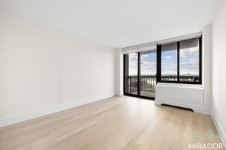 145 W 67th St in New York, NY - Building Photo - Building Photo