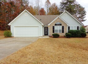7102 Independence Dr in Flowery Branch, GA - Building Photo