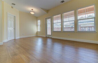 1481 E Old Settlers Blvd in Round Rock, TX - Building Photo - Building Photo
