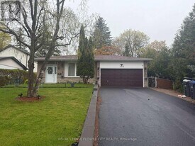 3252 Flanagan Crescent in Mississauga, ON - Building Photo