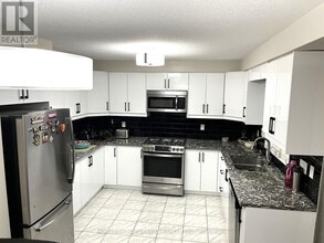 750 Lawrence St in Cambridge, ON - Building Photo - Building Photo