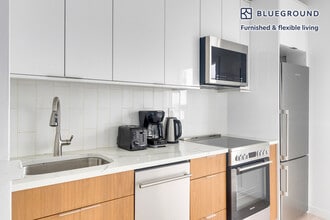 501 1/2 E 83rd St in New York, NY - Building Photo - Building Photo