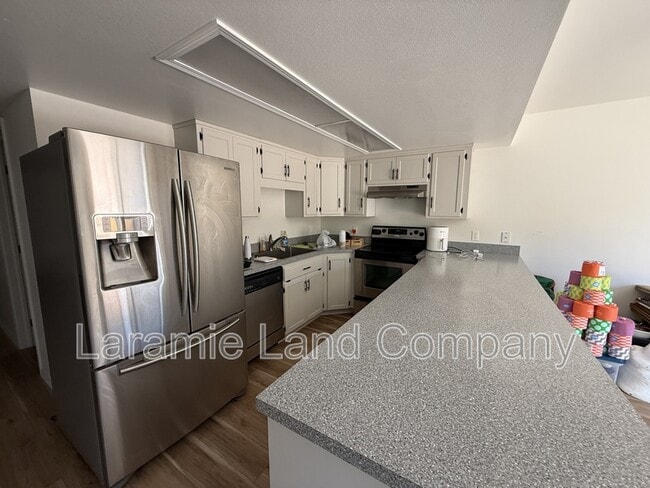 property at 1736 Sanders Dr