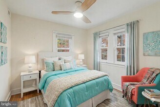 62 W Lodges Ln in Bala Cynwyd, PA - Foto de edificio - Building Photo