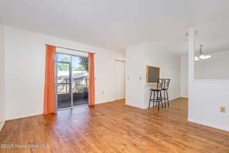 110 Summer Pl in Merritt Island, FL - Building Photo - Building Photo