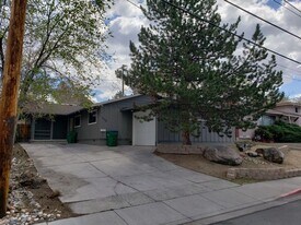 1255 Plumas St in Reno, NV - Building Photo