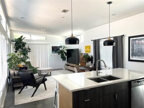 1163 Perry Rd in Austin, TX - Building Photo - Building Photo