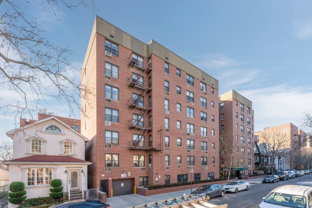 1580 E 18th St in Brooklyn, NY - Building Photo