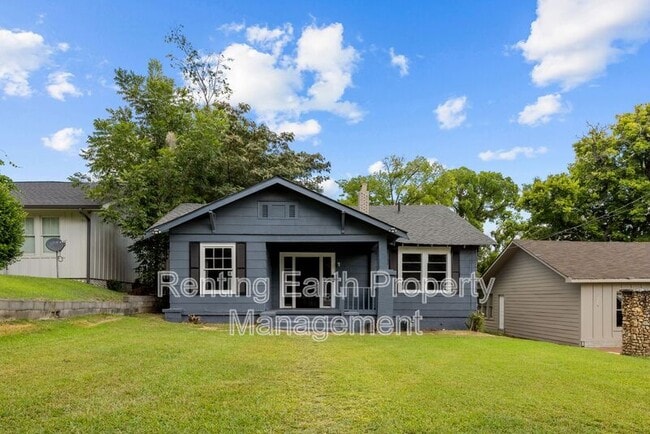 963 3rd St W