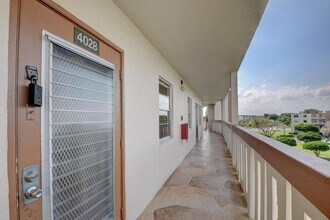 4028 Newcastle B in Boca Raton, FL - Building Photo - Building Photo