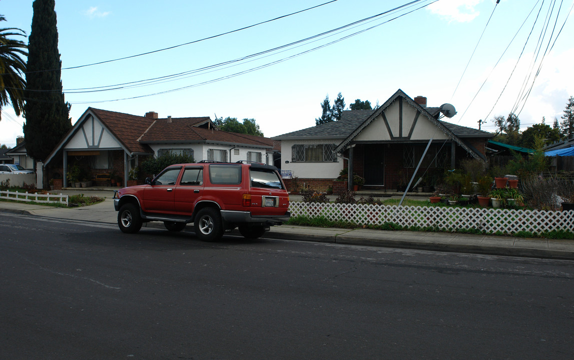 367 Easy Street in Mountain View, CA - Building Photo