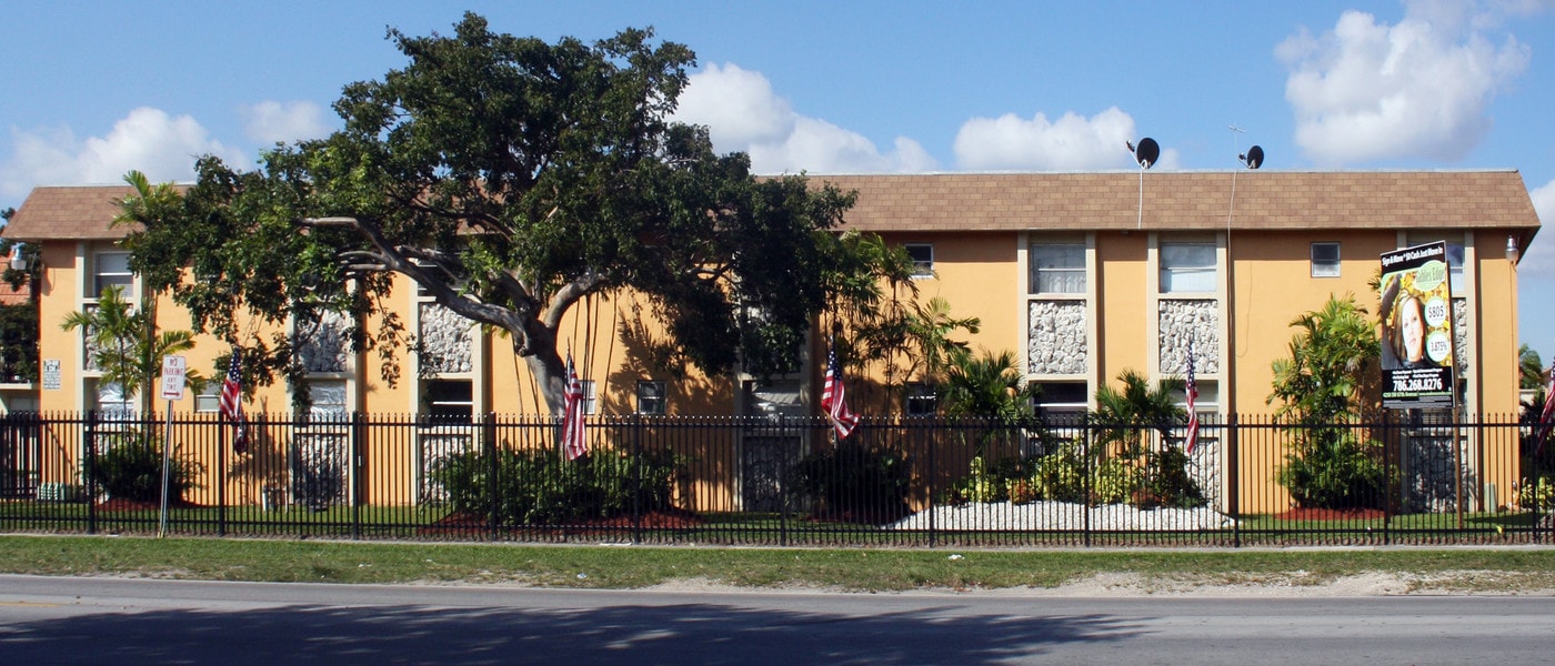 Gables Edge in Miami, FL - Building Photo