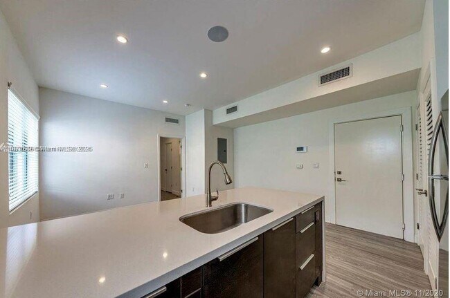 473 Mendoza Ave in Miami, FL - Building Photo - Building Photo