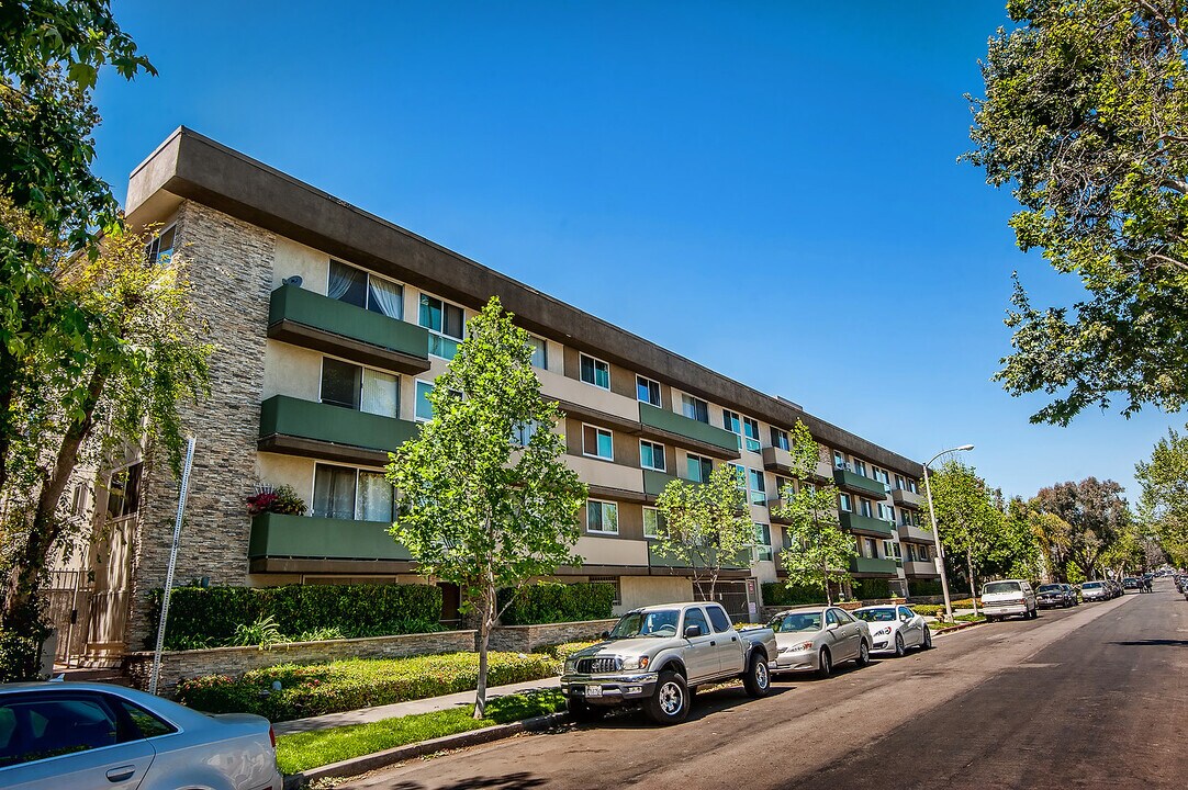 525 N Sycamore Ave in Los Angeles, CA - Building Photo
