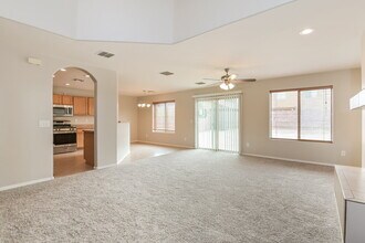 641 W Emerald Key Dr in Green Valley, AZ - Foto de edificio - Building Photo