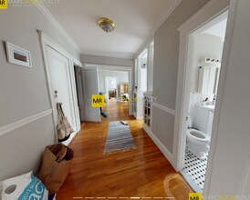 1 Gray St, Unit 4 in Cambridge, MA - Foto de edificio - Building Photo