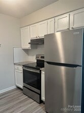 3215 Heathstead Place in Charlotte, NC - Building Photo - Building Photo