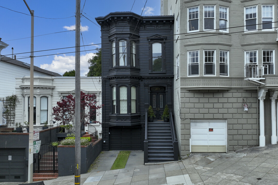 2229 Divisadero St in San Francisco, CA - Building Photo