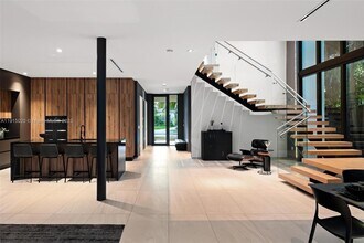 77 SW 18th Terrace in Miami, FL - Foto de edificio - Building Photo