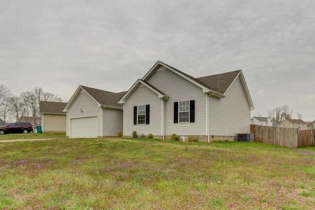1353 Francesca Drive in Clarksville, TN - Building Photo - Building Photo