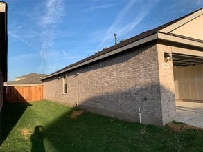 1913 Marlin Spike Dr in Leander, TX - Building Photo - Building Photo