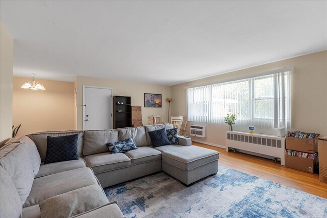 7429 N Ridge Blvd in Chicago, IL - Building Photo - Building Photo