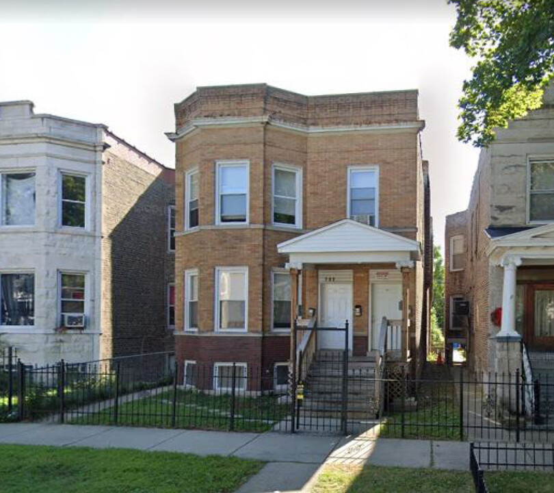 731 N Christiana Ave in Chicago, IL - Building Photo