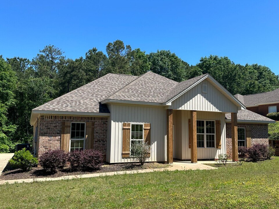 243 Windsong Loop in Wetumpka, AL - Building Photo