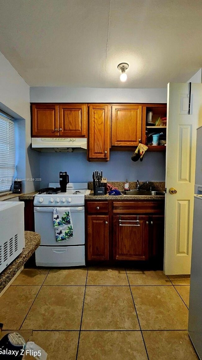 1128 Park Ln in Haverhill, FL - Foto de edificio - Building Photo